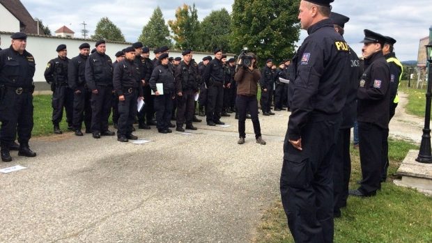 Společné cvičení policie a armády na jihočeském hraničním přechodu Dolní Dvořiště se uskutečnilo už loni v září