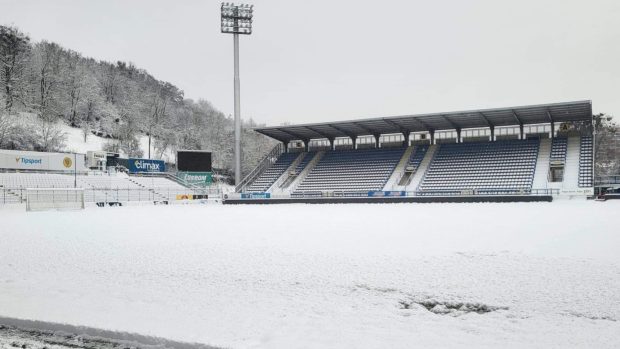 Zasněžená zlínská Letná před zrušeným zápasem 17. kola Fortuna Ligy