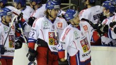 Čeští hokejisté se radují z gólu proti Lotyšsku v přípravném duelu v Rize
