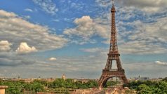 Eiffelova věž a Zahrady Trocadéro v Paříži