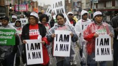 Demonstrace v Memphisu ve státě Tennessee v USA. Skupiny dělníků u příležitosti 45. výročí smrti M. L. Kinga demonstrují za lepší podmínky
