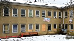 Autonomnímu sociálnímu centru Klinika končí o půlnoci 2. března 2016 smlouva o výpůjčce