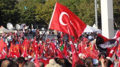 Demonstrace na náměstí Taksim v Istanbulu