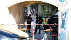 Německá policie dál vyšetřuje na místě sebevražedného útoku v Ansbachu