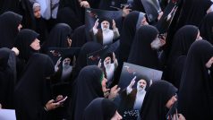 Lidé truchlící po smrti Ebráhím Raísí, Teherán