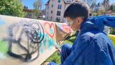 Jihlavští školáci sprejují graffiti legálně