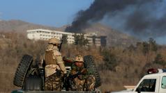 Afghánské bezpečností složky dohlíží po teroristickém útoku na kábulský hotel Intercontinental