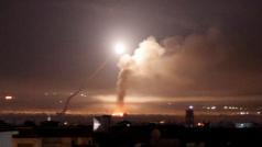 Noční odvetné nálety izraelské armády na íránské pozice v Sýrii si vyžádaly 23 životů.