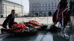Polský předseda vlády Mateusz Morawiecki uctil památku obětí letecké tragédie u Smolensku.