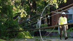 V jihoamerickém státě Alabama jsou kvůli silnému větru tisíce domácností bez proudu