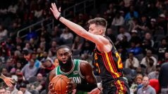 Basketbalisté Atlanty s Vítem Krejčím opět porazili lídra NBA Boston, tentokrát 123:122