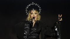 Madonna během koncertu na pláži Copacabana