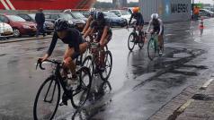 Počasí triatlonistům na MS v Rotterdamu příliš nepřálo