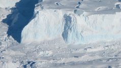 Ledovec Thwaites v Antarktidě (2017)