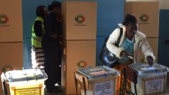Volební místnost v Zimbabwe