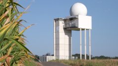 meteorologický radar v Momuy, Francie