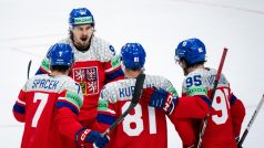 Hokejisté národního týmu se radují z gólu do rakouské branky