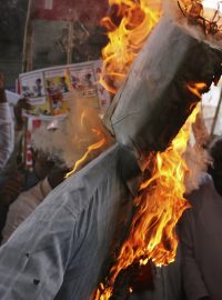 Dillí. Protesty aktivistů a stoupenců Anny Hazare za protikorupční zákon.