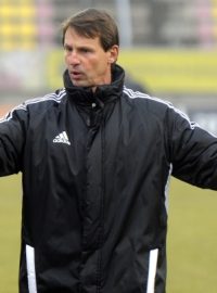 Nový trenér František Straka absolvoval 11. března první seznamovací trénink s hráči fotbalového klubu 1. FK Příbram.