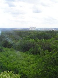 Výhled na Vídeň z rozhledy Babylon zakrývá elektrárna Dukovany