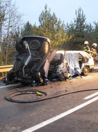 Tři lidé zemřeli při dopravní nehodě za obcí Borek na Českobudějovicku