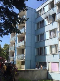 V Tachově hořela ubytovna Hotel Club, hasiči museli evakuovat 110 lidí