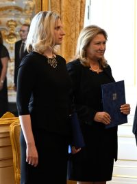 Zleva členka bankovní rady ČNB Karina Kubelková, viceguvernérka Eva Zamrazilová, budoucí guvernér Aleš Michl a Jan Frait