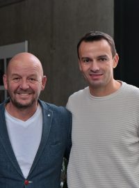 Moderátor Pavel Nečas a bývalý fotbalista Erich Brabec
