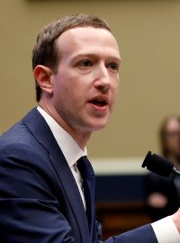 „Jakožto soukromá společnost nemáme prostředky na to, abychom donutili ruskou vládu přestat,“ řekl zakladatel Facebooku