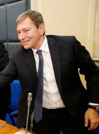 Premiér v demisi Andrej Babiš a ministr průmyslu a obchodu v demisi Tomáš Hüner