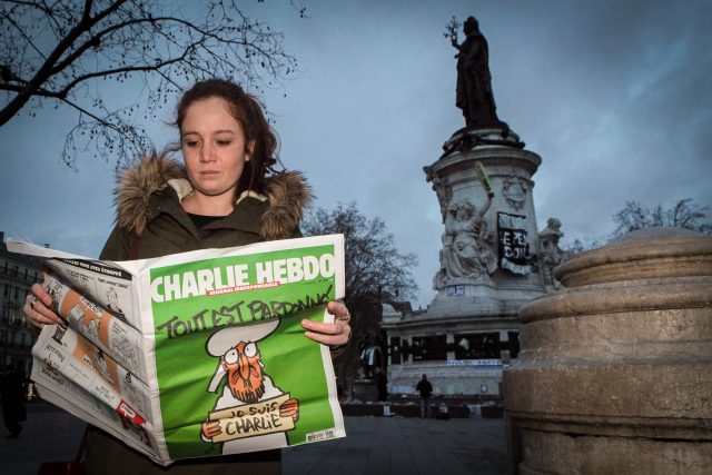 I giornali di Charlie Hebdo tornano a “scherzare”.  Questa volta si tratta del terremoto in Türkiye |  iRADIO