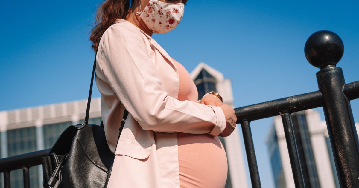 Polski rząd wprowadza obowiązkowy rejestr ciąż.  Krytycy obawiają się, że to kolejne narzędzie kontrolne dla iROZHLAS