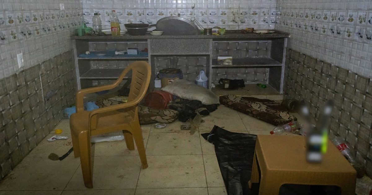 Tady v podzemí držel Hamás rukojmí. Reportérku CNN vzali Izraelci na místo ‚hororu‘