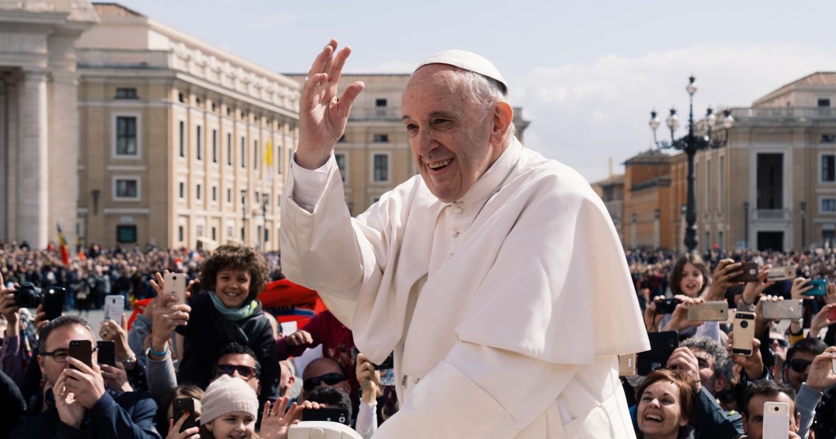 La salute del Papa migliorò dopo la polmonite.  Il discorso di domenica, però, lo pronuncerà dalla sua residenza |  iRADIO