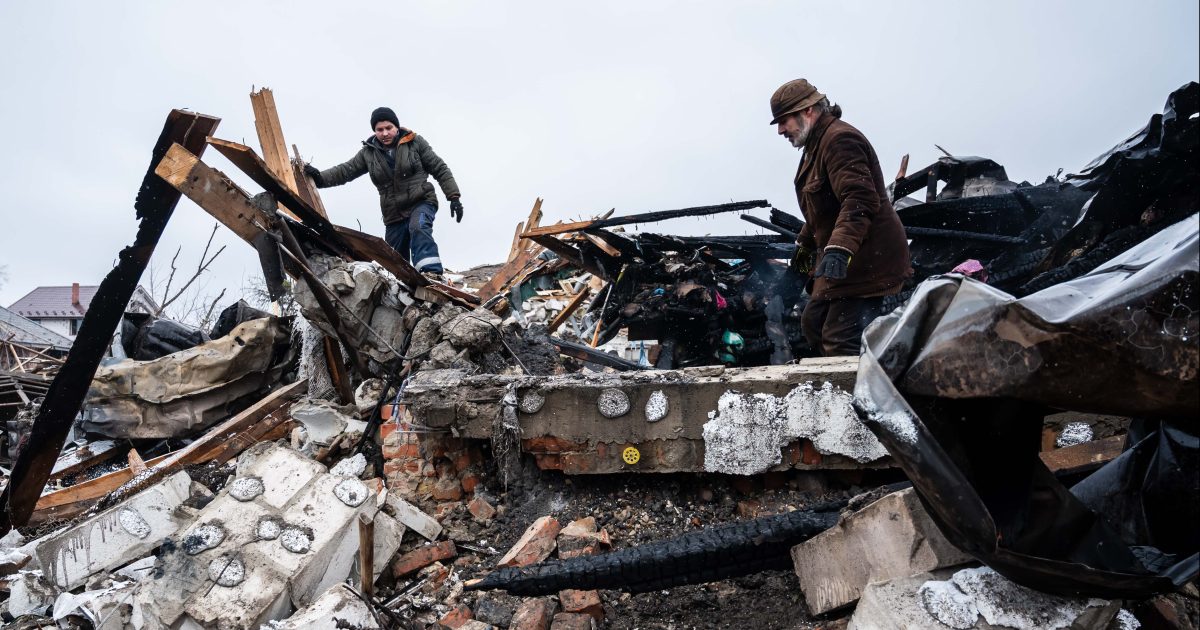 W bombardowaniu ukraińskiej sumy zginęło 21 osób.  Amerykański IBM zaprzestanie działalności w Rosji iROZHLAS