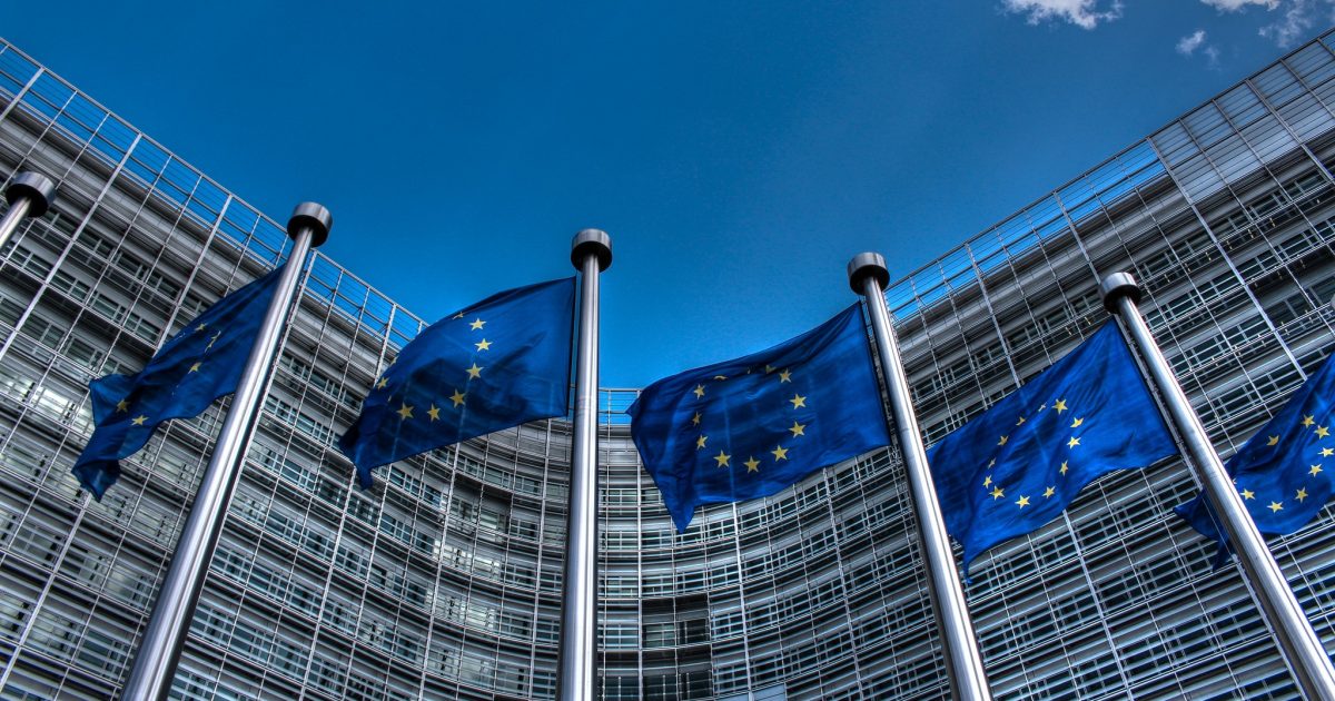 Komisja Europejska rozpoczyna z Polską procedurę kwestionowania pierwszeństwa prawa unijnego iROZHLAS
