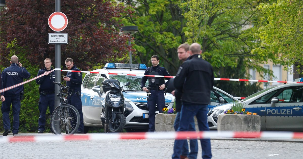 Die deutsche Polizei ermittelt wegen möglicher Vergiftung zweier Vertreter der russischen Opposition.  Einer lebte auch in Prag.  iRADIO