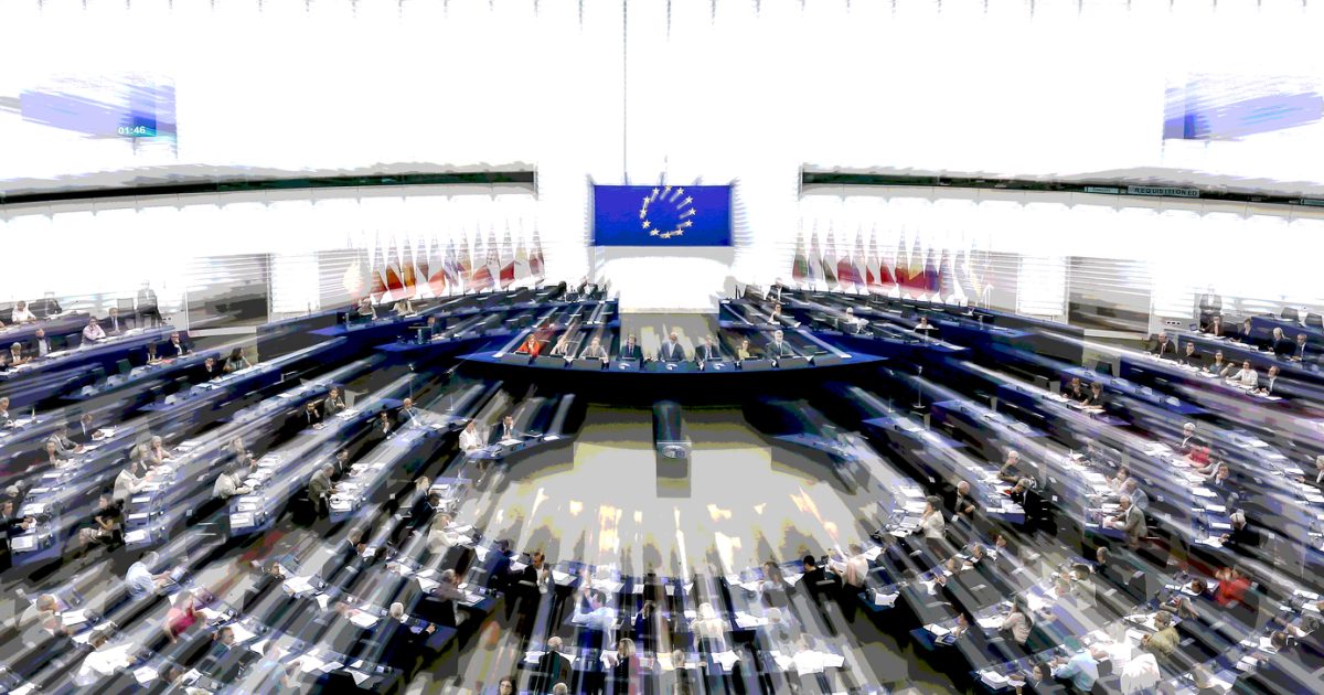 EU se snažíme polidštit a zbořit obraz anonymního aparátu, přibližuje šéf kanceláří europarlamentu