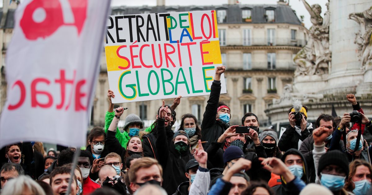 Francouzi opět vyšli do ulic kvůli bezpečnostnímu zákonu.  Protestation se konaly v desítkách měst |  iROZHLAS