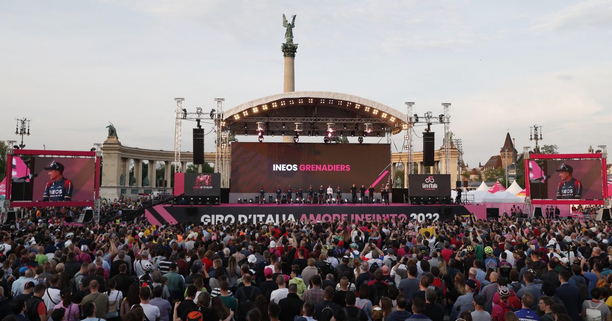 Il Giro d’Italia parte per la prima volta a Budapest.  L’unico ceco nel gruppo è Jan Hirt |  iROZHLAS
