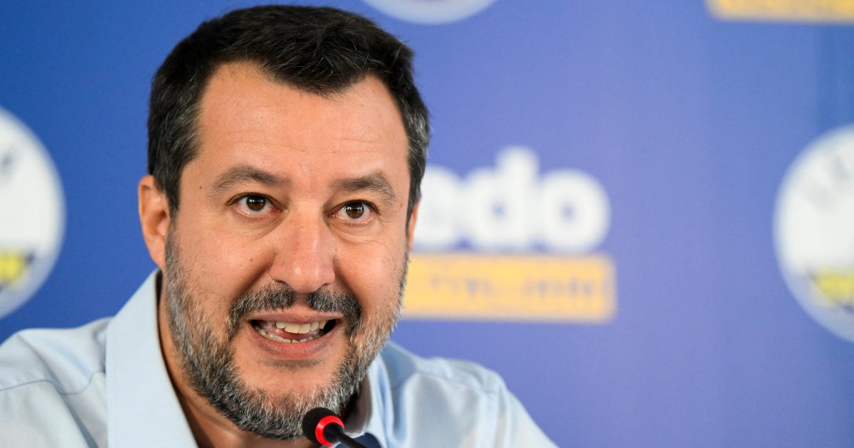 Salvini non è dovuto andare in tribunale per la dichiarazione del comandante della nave dei migranti.  Il Senato italiano non lo ha estradato per essere citato in giudizio da iRADIO