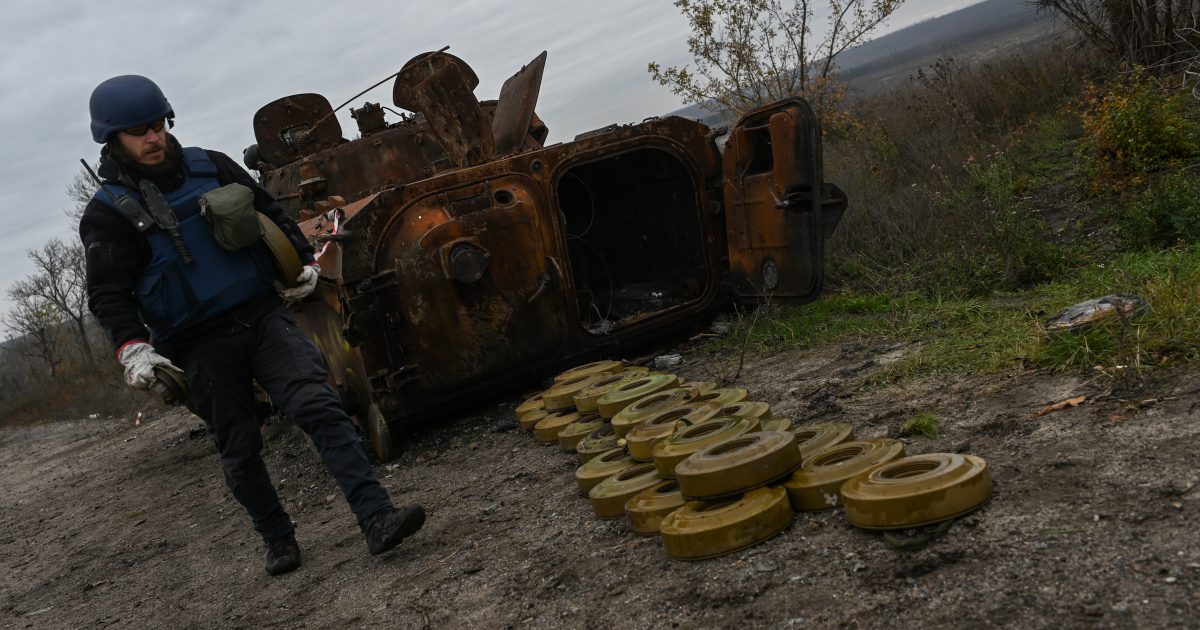 ONLINE: Tři Ukrajinci zemřeli při odstraňování min z osvobozeného území od Rusů v Chersonu