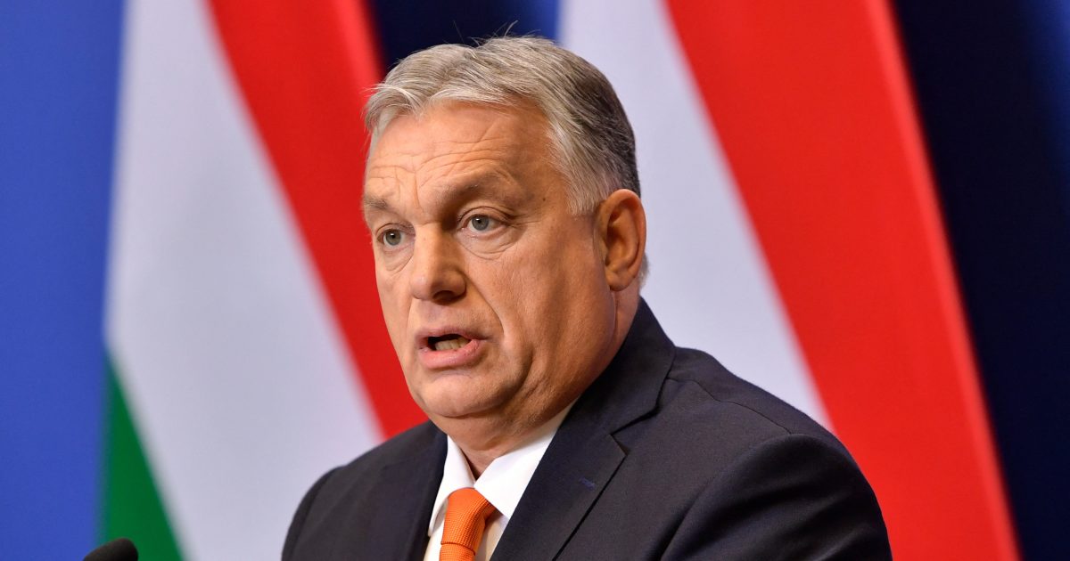 Orbán forderte ein Ende der Kämpfe in der Ukraine.  Ihm zufolge befinden sich nur Ungarn und der Vatikan im „Friedenslager“ von iRADIO.