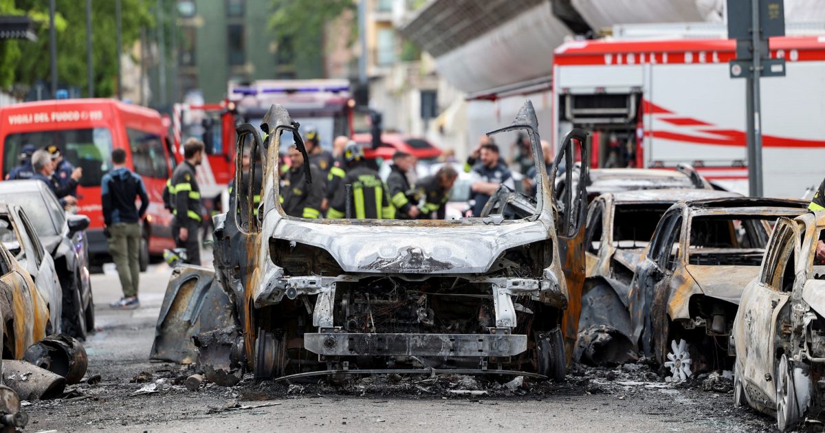 Esplode a Milano un furgone carico di ossigeno.  Diverse auto in seguito hanno preso fuoco |  iRADIO