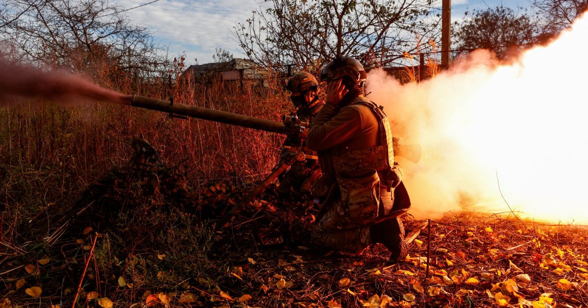 Ukrajinci prohrávají, Západ musí rychle dodat zbraně. Jinak budou ‚Putinovým odrazovým můstkem‘