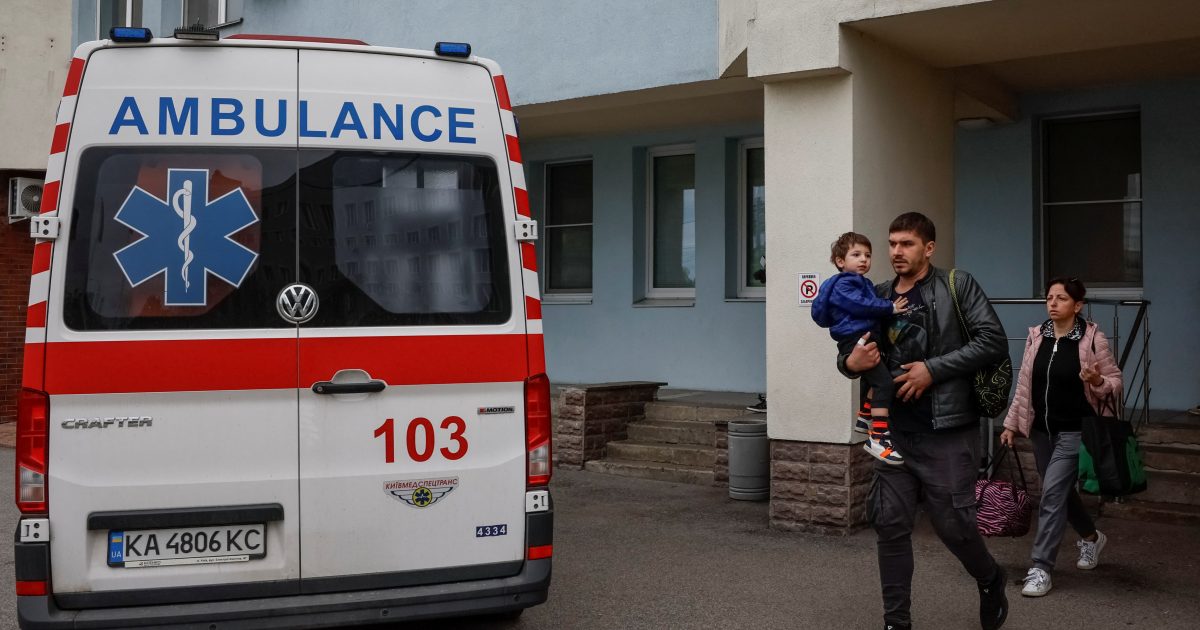 Kyjev oznámil urgentní evakuaci dvou nemocnic. Obává se ruských útoků na zdravotnická zařízení
