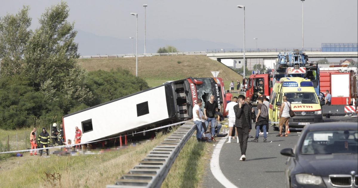 Bei einem Busunfall auf einer kroatischen Autobahn wurden zehn Menschen getötet und 45 verletzt.  Er ging von Deutschland in den Kosovo iROZHLAS