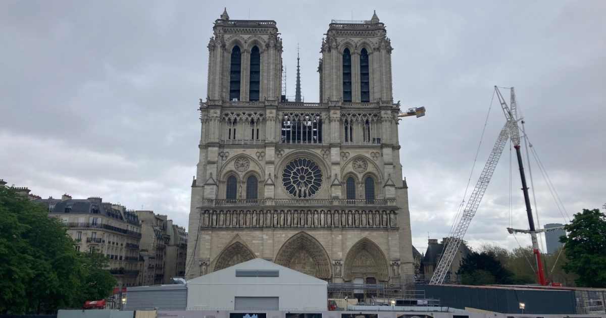 ‚Nemožné není francouzské.‘ Rekonstukce Notre-Dame pokračuje, katedrála se má otevřít v prosinci