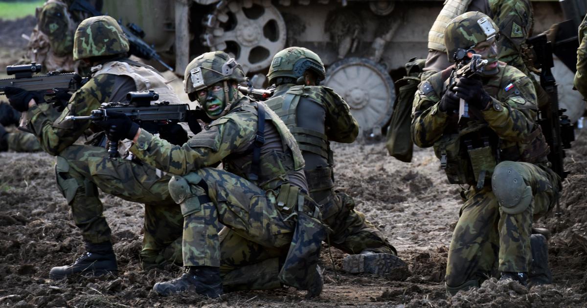 Senat zatwierdził rozmieszczenie wojsk w jednostce NATO na Słowacji.  Izba jeszcze tego nie potwierdziła iROZHLAS