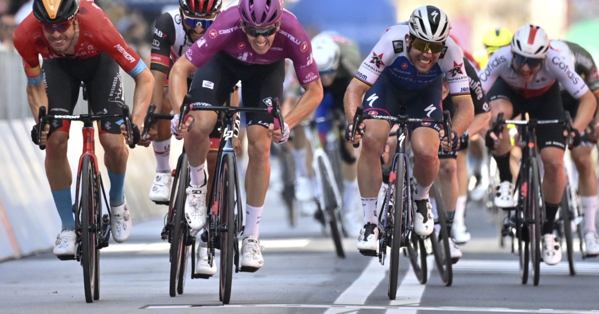 Démare a battu Cavendish à l’arrivée et a remporté la 13e étape du Giro, López en tête |  iROZHLAS